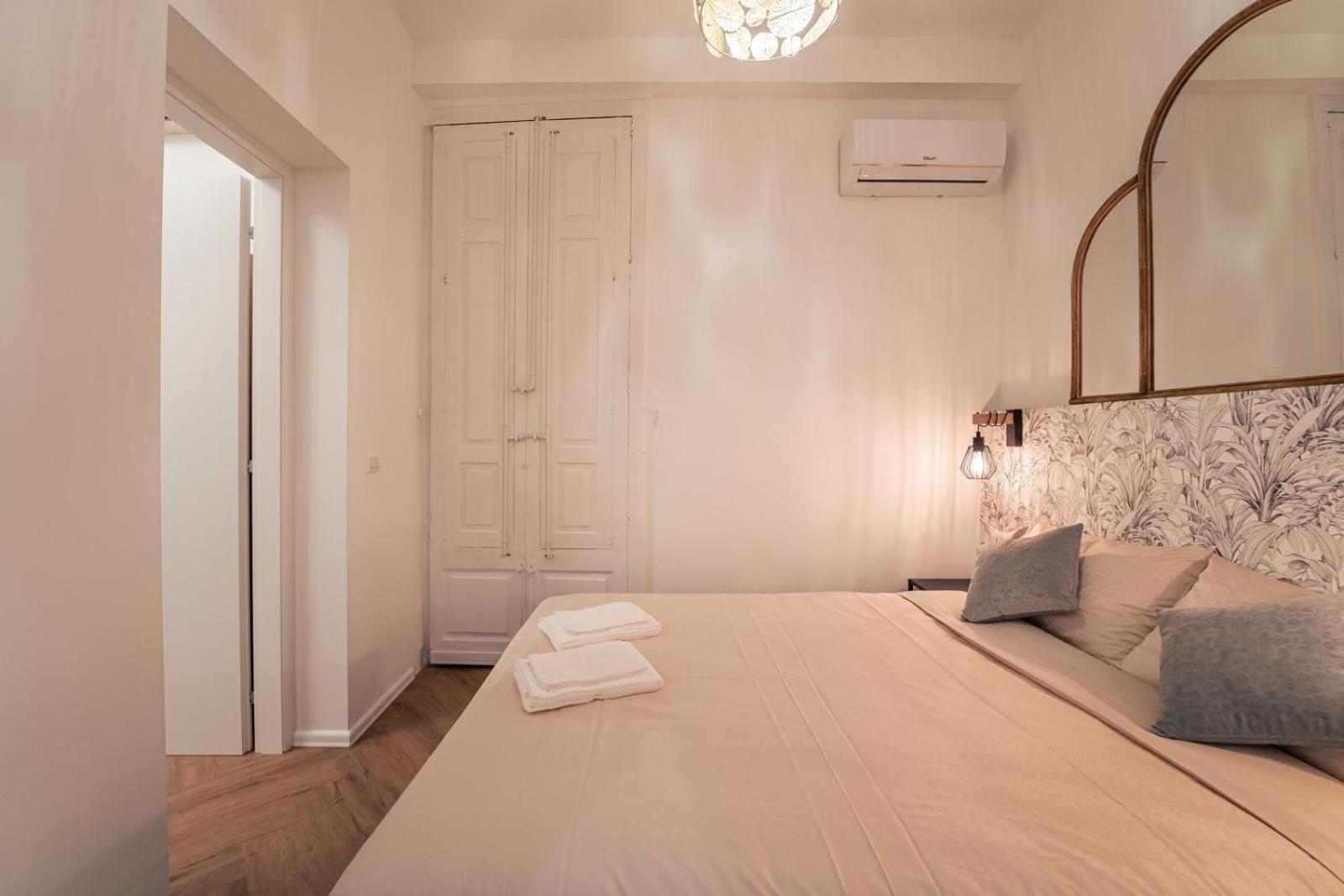 Elegant Design Apartment In Historical City Center Catánia Buitenkant foto