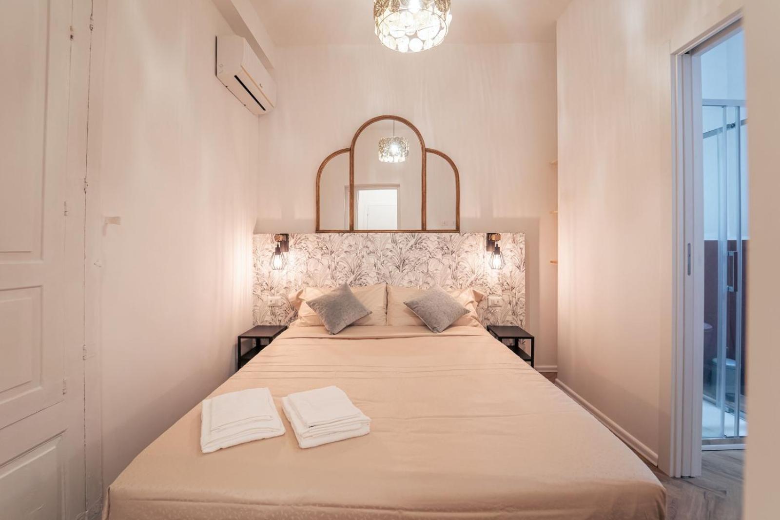 Elegant Design Apartment In Historical City Center Catánia Buitenkant foto